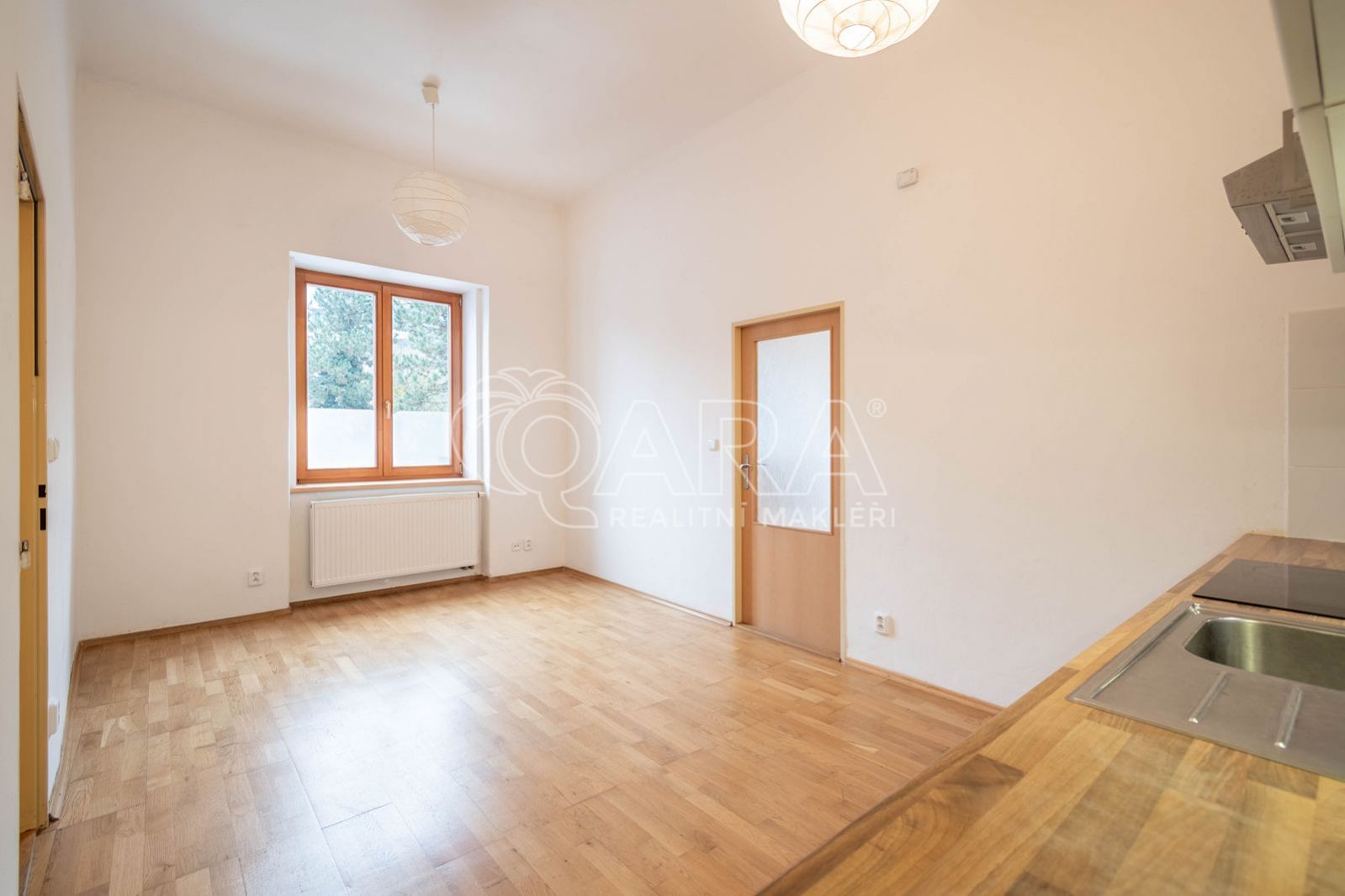 Byt 2+kk (45 m2) v pražských Jinonicích k pronájmu!